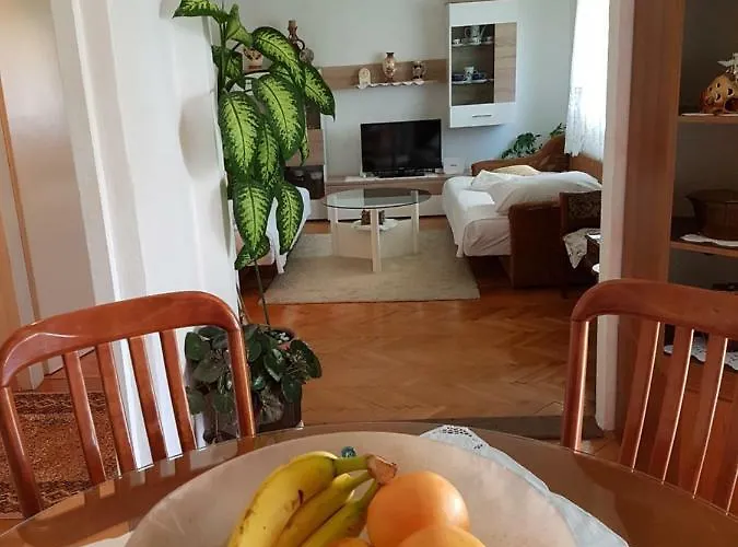 Marija & Iko Τρογκίρ